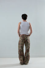 Load image into Gallery viewer, Wavy Camo Pants
