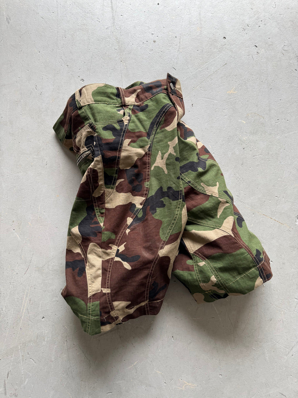 WAVY CAMO JORTS