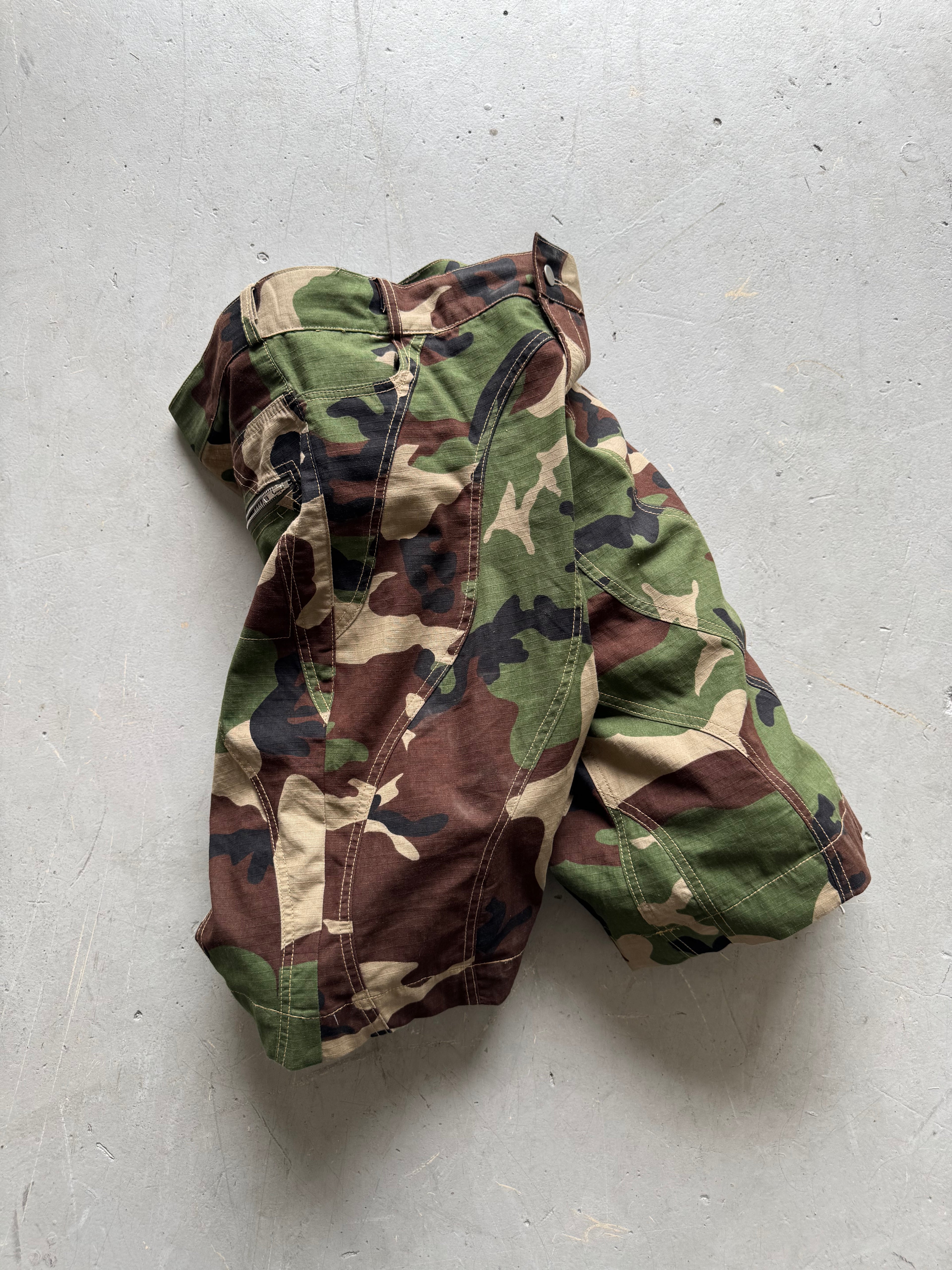 WAVY CAMO JORTS
